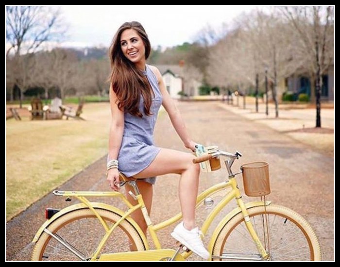 girls_on_bicycles_21