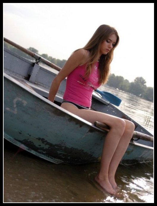 women_social_networks_01